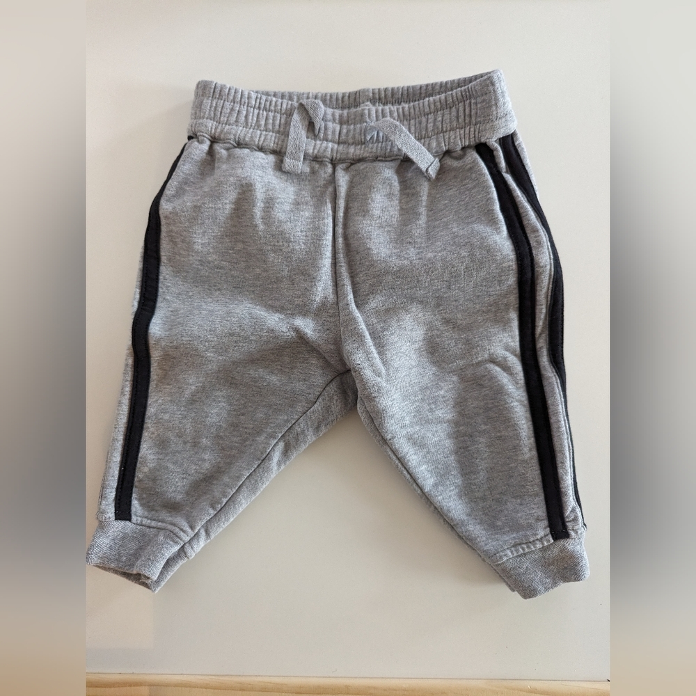 Monica + Andy race sweatpants size 9-12 months